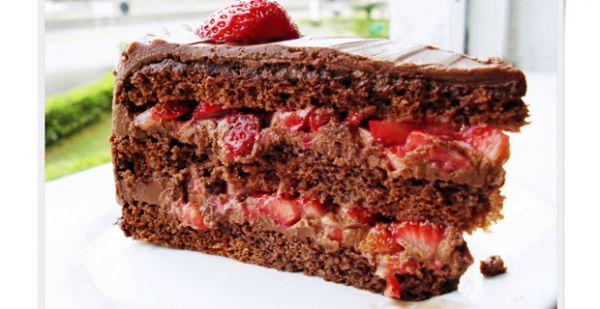 Bolo de Chocolate com Morango